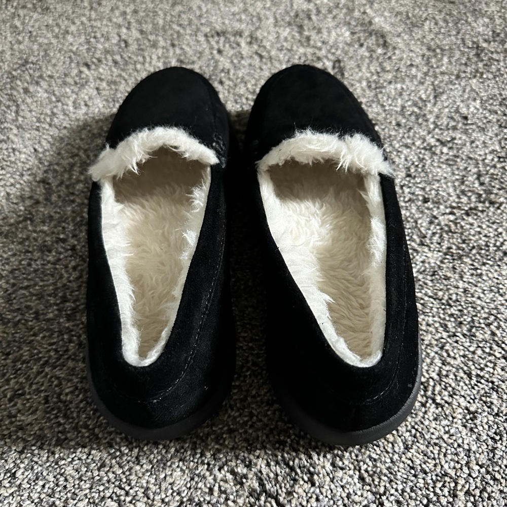 Vionic Woman’s Lynez Slipper - Size 6 - Black
New - Picture 4 of 9